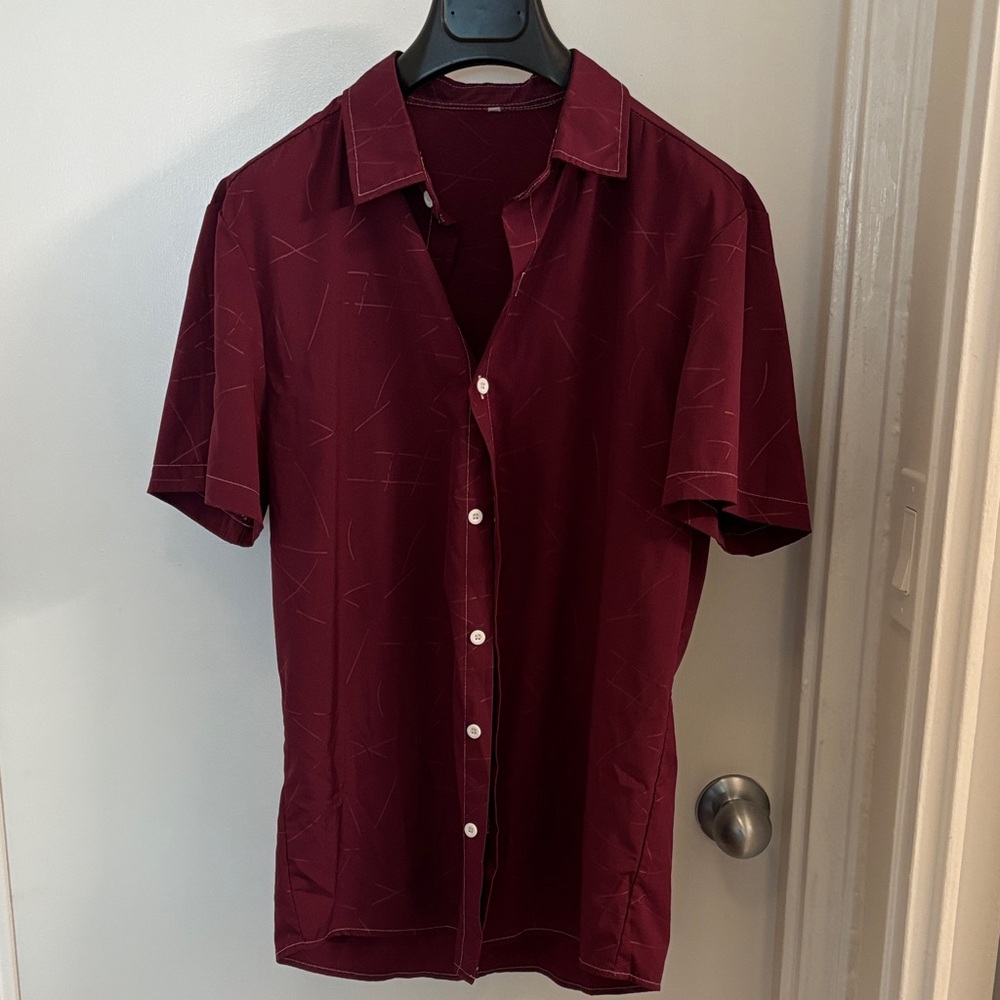 SHEIN Men's Deep Red Casual Button Down Shirt